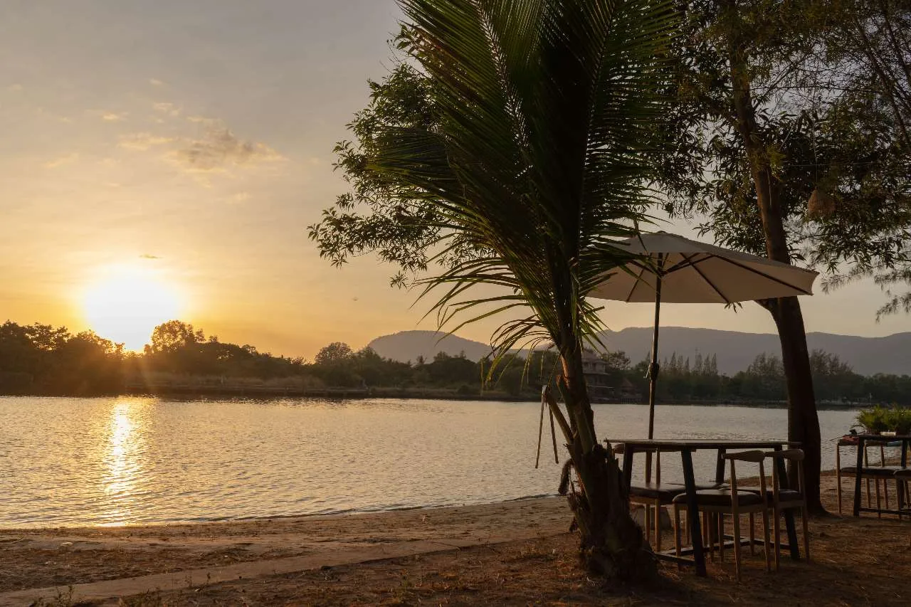 SUN & ROOTS LODGE KAMPOT