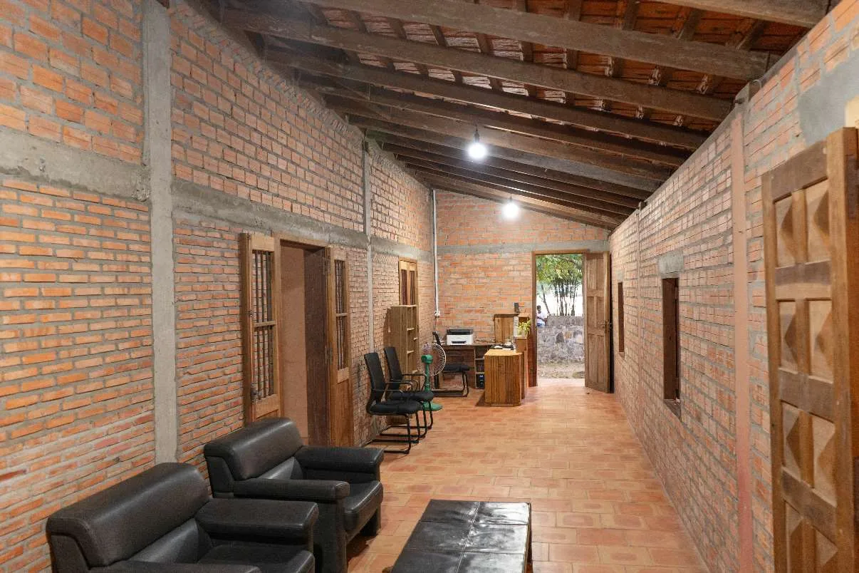 SUN & ROOTS LODGE KAMPOT