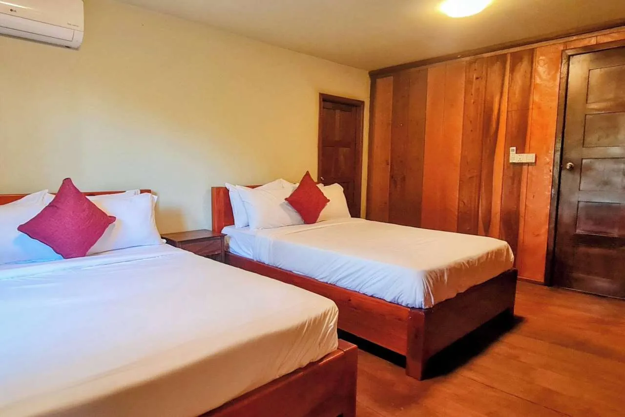 Standard Triple King Room